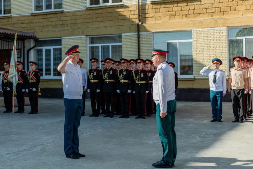 В СУВОРОВСКОМ УЧИЛИЩЕ ПРОЗВУЧАЛ ПОСЛЕДНИЙ ЗВОНОК УЧЕБНОГО ГОДА В СУВОРОВСКОМ УЧИЛИЩЕ ПРОЗВУЧАЛ ПОСЛЕДНИЙ ЗВОНОК УЧЕБНОГО ГОДА