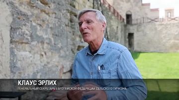 На ядро Мюнхгаузена в Бендерской крепости залез генсек Европейской федерации сельского туризма Клаус Эрлих