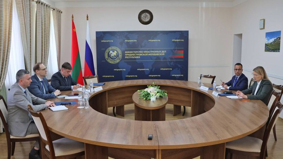 Действия Кишинёва углубляют пропасть между Приднестровьем и Молдовой, сказал министр иностранных дел ПМР Виталий Игнатьев на встрече с главой Миссии ОБСЕ в Молдове Изабелой Хартманн