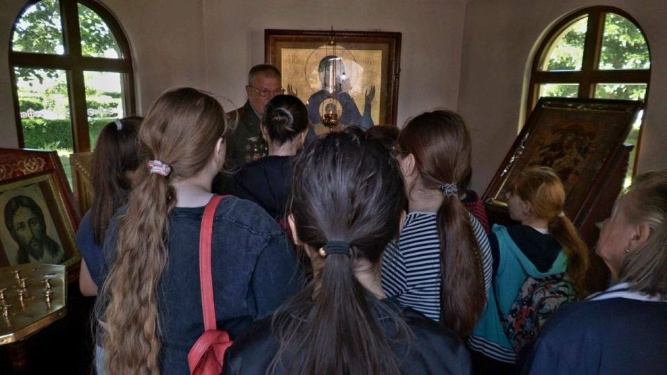 Духовно-патриотическая экскурсия прошла для воспитанников Бендерской специальной (коррекционной) школы-интерната в первый день каникул Духовно-патриотическая экскурсия прошла для воспитанников Бендерской специальной (коррекционной) школы-интерната в первый день каникул