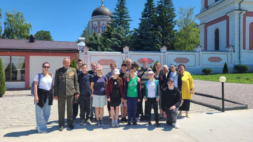 Духовно-патриотическая экскурсия прошла для воспитанников Бендерской специальной (коррекционной) школы-интерната в первый день каникул Духовно-патриотическая экскурсия прошла для воспитанников Бендерской специальной (коррекционной) школы-интерната в первый день каникул