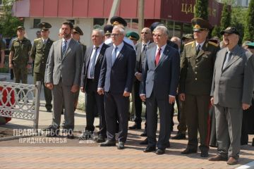 Президент ПМР Вадим Красносельский принял участие в открытии памятника воинам-пограничникам всех поколений в Рыбнице