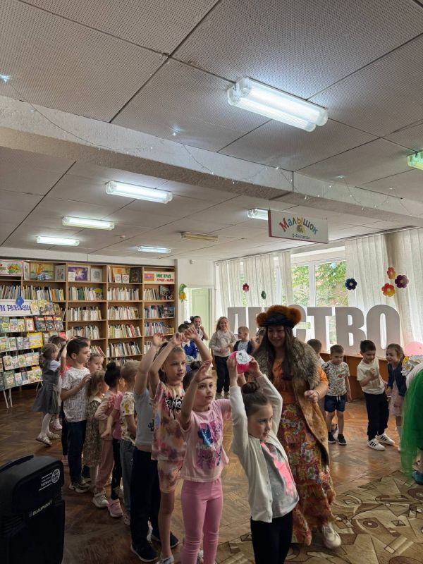 Праздник, улыбки и… лиса с котом! Праздник, улыбки и… лиса с котом!