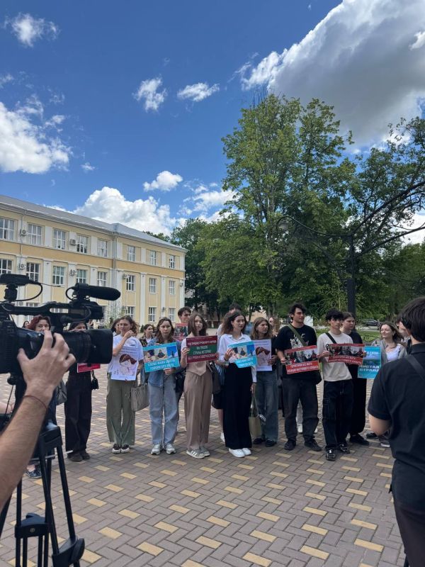 «Чистое слово — чистая страна!» «Чистое слово — чистая страна!»
