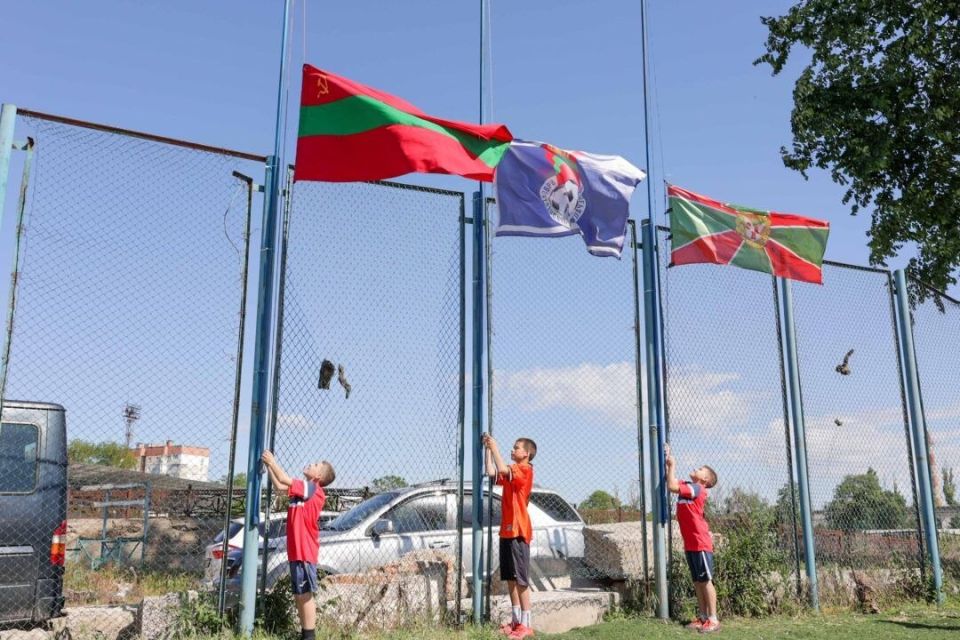 ТУРНИР ПО МИНИ-ФУТБОЛУ ОТ СКА – К МЕЖДУНАРОДНОМУ ДНЮ ЗАЩИТЫ ДЕТЕЙ ТУРНИР ПО МИНИ-ФУТБОЛУ ОТ СКА – К МЕЖДУНАРОДНОМУ ДНЮ ЗАЩИТЫ ДЕТЕЙ