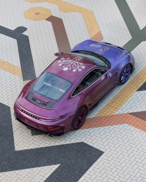 Porsche представил спорткар „Tree of Life” с молдавскими национальными элементами