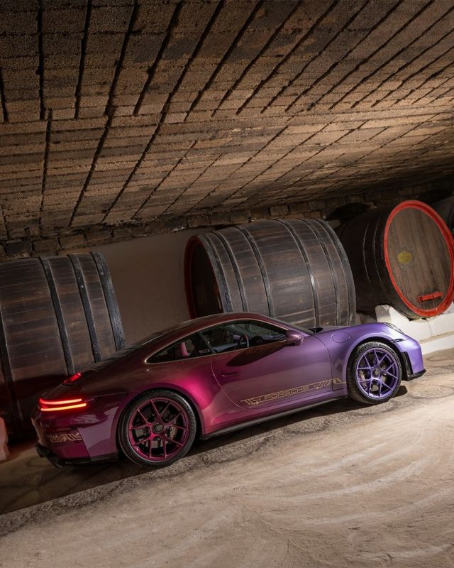 Porsche представил спорткар „Tree of Life” с молдавскими национальными элементами Porsche представил спорткар „Tree of Life” с молдавскими национальными элементами