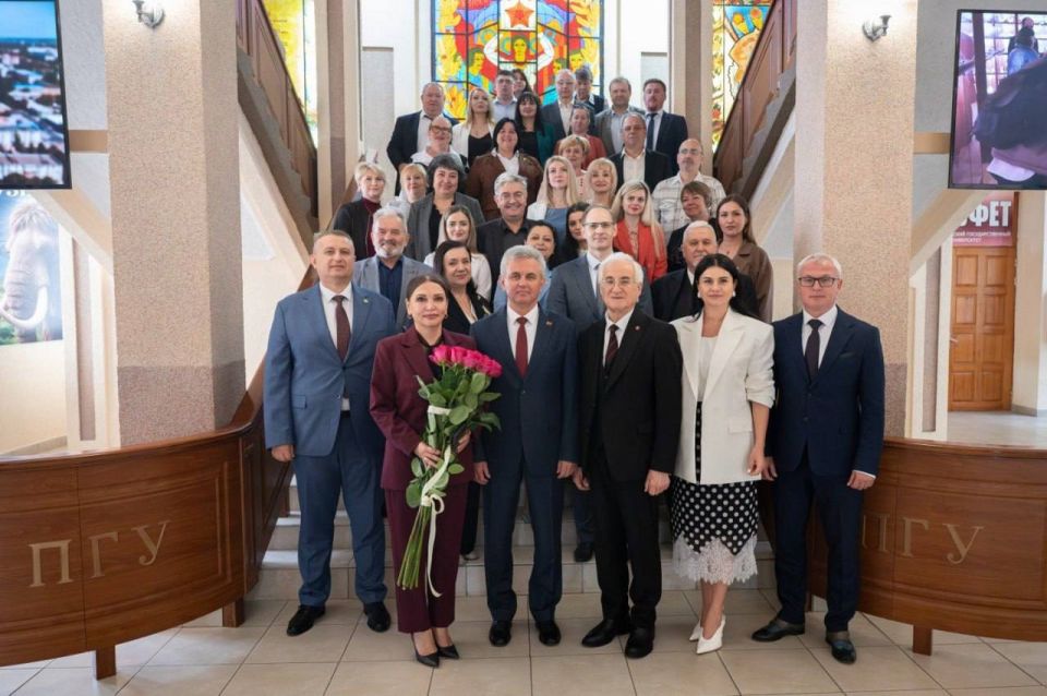 Лариса Скитская утверждена ректором Приднестровского государственного университета имени Т. Г. Шевченко. Накануне указ подписал Президент Вадим Красносельский Лариса Скитская утверждена ректором Приднестровского государственного университета имени Т. Г. Шевченко. Накануне указ подписал Президент Вадим Красносельский