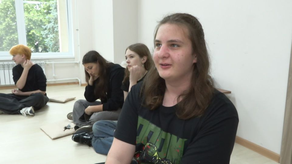 Первый шаг в профессию. В Молодёжном культурном центре Бендер в июне трудоустроены 14 подростков Первый шаг в профессию. В Молодёжном культурном центре Бендер в июне трудоустроены 14 подростков