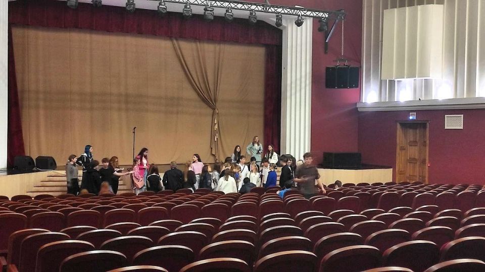 В Многофункциональном культурном комплексе Бендер в июне трудоустроены 77 подростков В Многофункциональном культурном комплексе Бендер в июне трудоустроены 77 подростков
