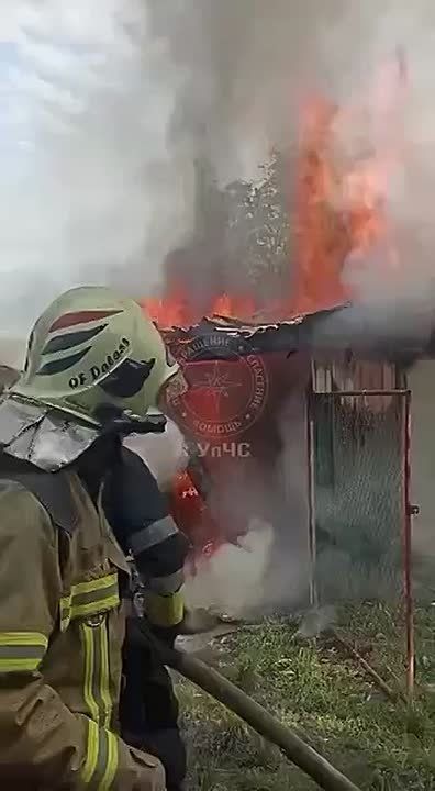 В Бендерах недалеко от лодочной станции горела хозпостройка