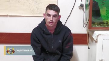 Романтик из Тирасполя украл телефон у коллеги и подарил жене