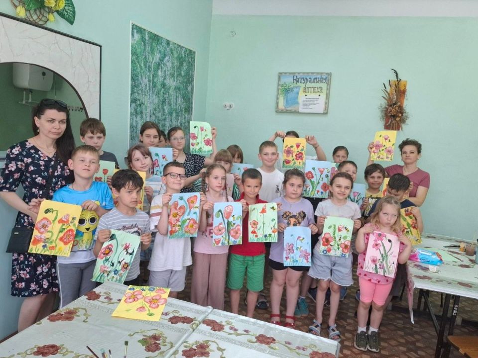 Жизнь в лагере «ТИРАС» при Бендерской гимназии №3 им. проходит ярко и увлекательно Жизнь в лагере «ТИРАС» при Бендерской гимназии №3 им. проходит ярко и увлекательно