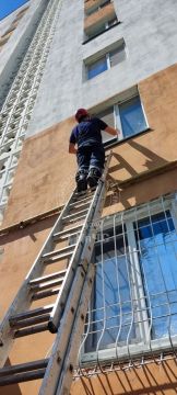 Столичные спасатели вчера работали на высоте