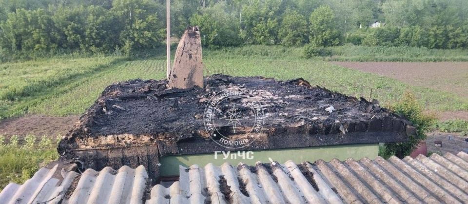 Ликвидировали пожар. В селе Воронково (Рыбницкий район) 10 июня вечером огнеборцы тушили крышу дома Ликвидировали пожар. В селе Воронково (Рыбницкий район) 10 июня вечером огнеборцы тушили крышу дома
