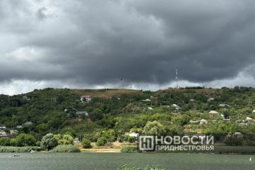 Грозы, местами сильные дожди, град и порывистый ветер до 15 м/с ожидаются сегодня вечером и ночью в республике, сообщает Гидрометцентр