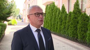 Вице-премьер Виталий Нягу в канун дня лёгкой промышленности: на предприятиях легкой промышленности работает очень много людей и их труд помогает не только внешнеэкономической деятельности нашей республики, но и создает...