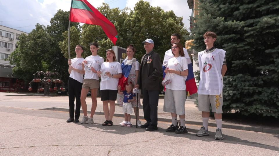 В День России в Бендерах прошла патриотическая акция
