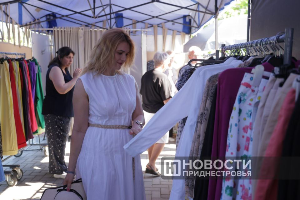 В Екатерининском парке столицы сегодня многолюдно В Екатерининском парке столицы сегодня многолюдно