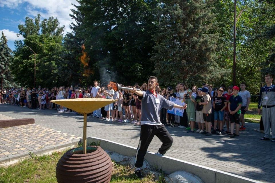 «ДНЕСТРОВСКИЕ ЗОРИ» ДАЛИ СТАРТ ЛЕТНЕМУ ОТДЫХУ «ДНЕСТРОВСКИЕ ЗОРИ» ДАЛИ СТАРТ ЛЕТНЕМУ ОТДЫХУ