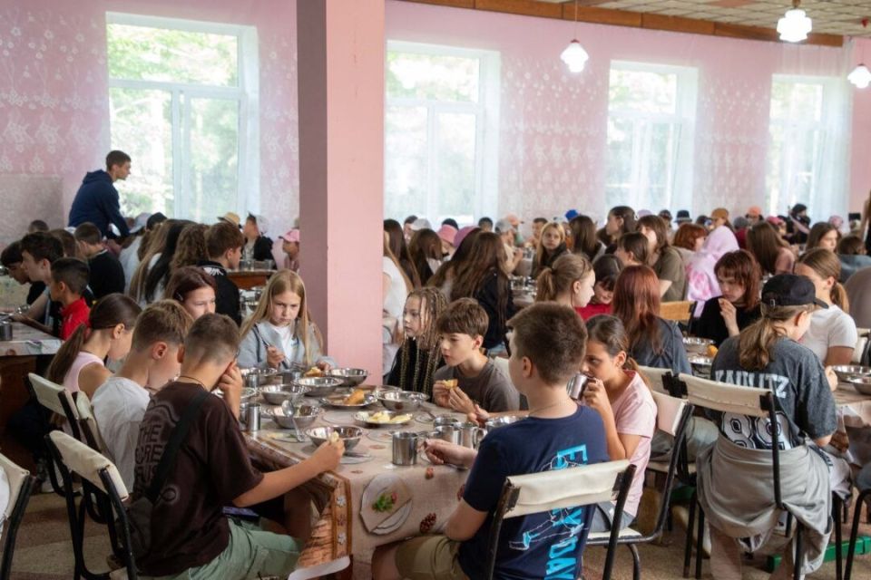 «ДНЕСТРОВСКИЕ ЗОРИ» ДАЛИ СТАРТ ЛЕТНЕМУ ОТДЫХУ «ДНЕСТРОВСКИЕ ЗОРИ» ДАЛИ СТАРТ ЛЕТНЕМУ ОТДЫХУ