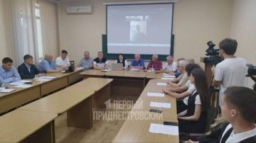 По итогам встречи участники круглого стола приняли резолюцию