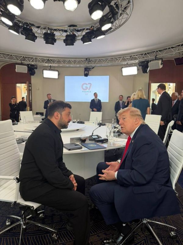 Трамп встретился с Зеленским и заявил о желании решить вопрос окончания конфликта на Украине: Трамп встретился с Зеленским и заявил о желании решить вопрос окончания конфликта на Украине: