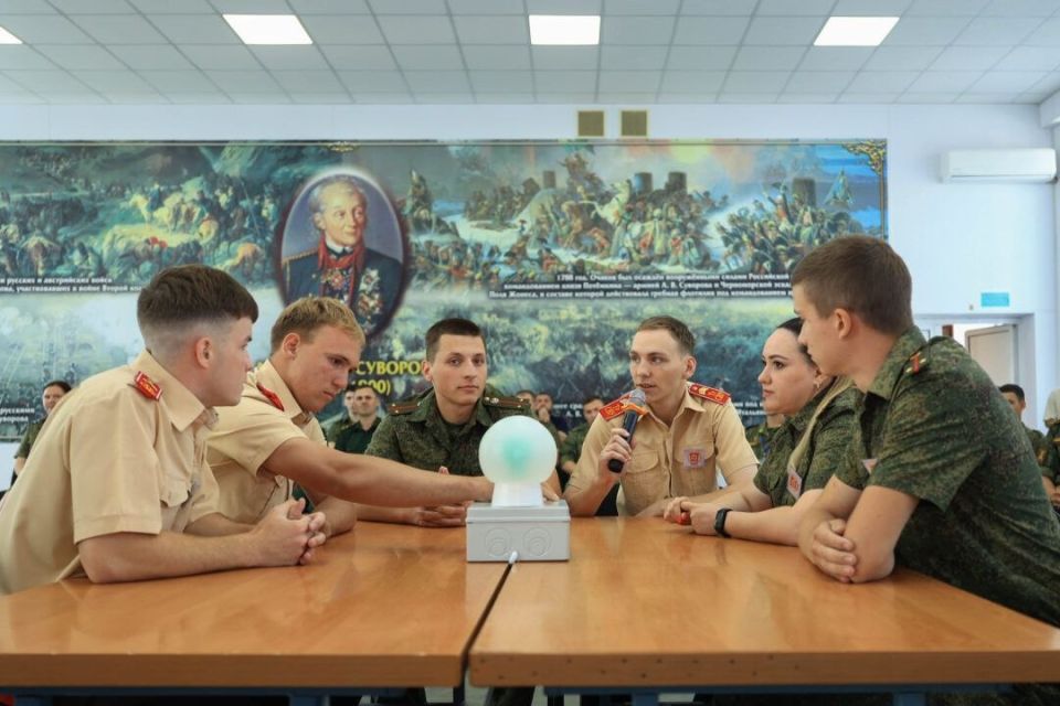 В ВООРУЖЕННЫХ СИЛАХ ВЫБРАЛИ ГЛАВНЫХ ИНТЕЛЛЕКТУАЛОВ В ВООРУЖЕННЫХ СИЛАХ ВЫБРАЛИ ГЛАВНЫХ ИНТЕЛЛЕКТУАЛОВ