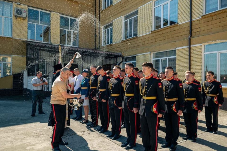 ЧЕСТЬ, ЗАКАЛКА, ХАРАКТЕР И ВЕРНОСТЬ РОДИНЕ: СЕДЬМОЙ ВЫПУСК СУВОРОВЦЕВ ЧЕСТЬ, ЗАКАЛКА, ХАРАКТЕР И ВЕРНОСТЬ РОДИНЕ: СЕДЬМОЙ ВЫПУСК СУВОРОВЦЕВ