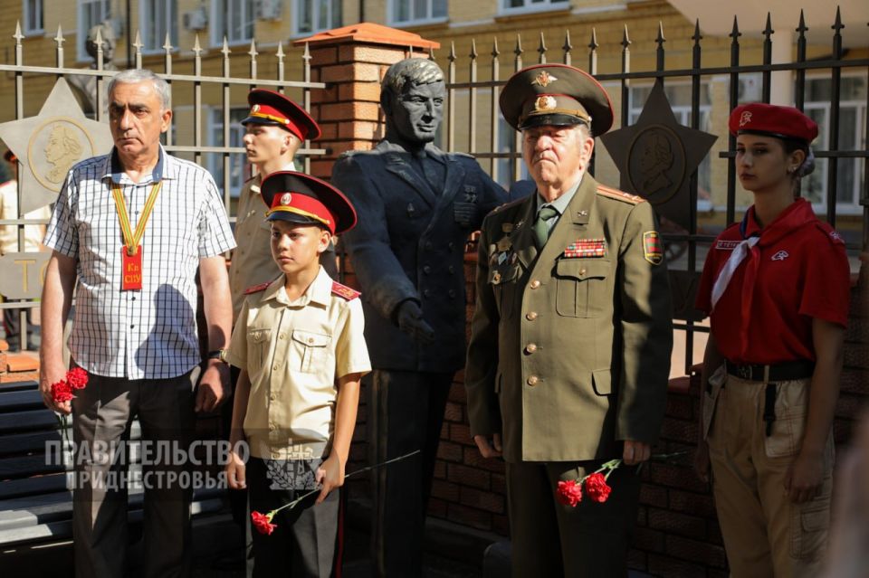 В столице чествуют выпускников Суворовского училища В столице чествуют выпускников Суворовского училища