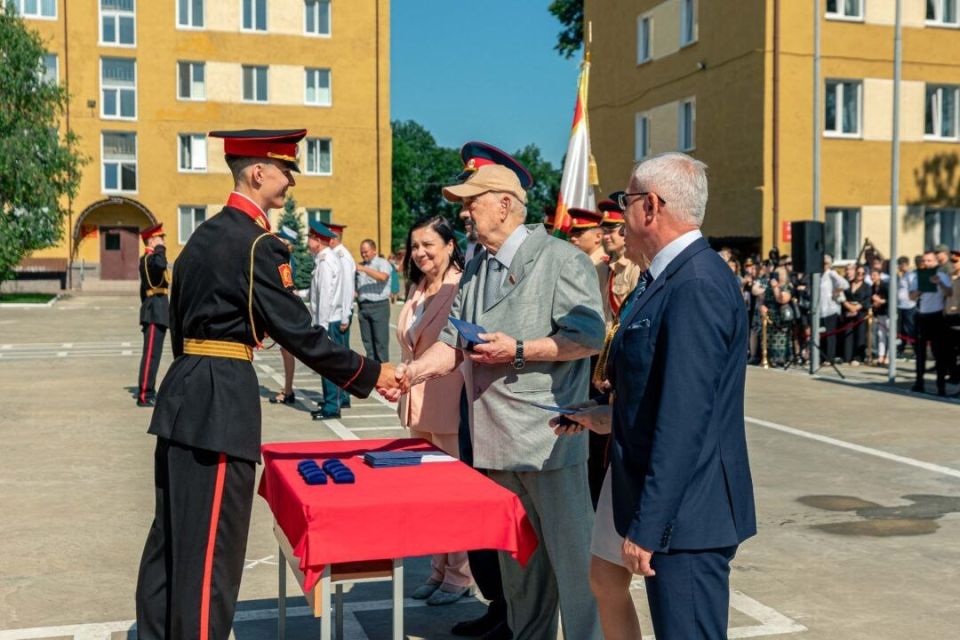 ЧЕСТЬ, ЗАКАЛКА, ХАРАКТЕР И ВЕРНОСТЬ РОДИНЕ: СЕДЬМОЙ ВЫПУСК СУВОРОВЦЕВ ЧЕСТЬ, ЗАКАЛКА, ХАРАКТЕР И ВЕРНОСТЬ РОДИНЕ: СЕДЬМОЙ ВЫПУСК СУВОРОВЦЕВ