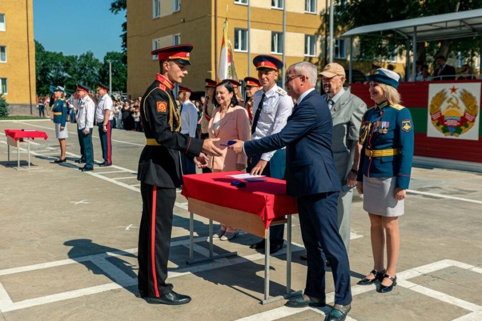 ЧЕСТЬ, ЗАКАЛКА, ХАРАКТЕР И ВЕРНОСТЬ РОДИНЕ: СЕДЬМОЙ ВЫПУСК СУВОРОВЦЕВ ЧЕСТЬ, ЗАКАЛКА, ХАРАКТЕР И ВЕРНОСТЬ РОДИНЕ: СЕДЬМОЙ ВЫПУСК СУВОРОВЦЕВ