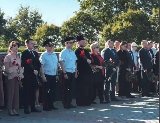 Отдавших жизнь за мир в республике не забудем Отдавших жизнь за мир в республике не забудем
