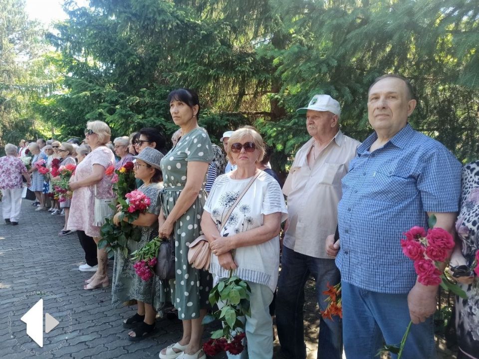 В Дубоссарах прошел митинг, посвящённый Дню Бендерской трагедии В Дубоссарах прошел митинг, посвящённый Дню Бендерской трагедии