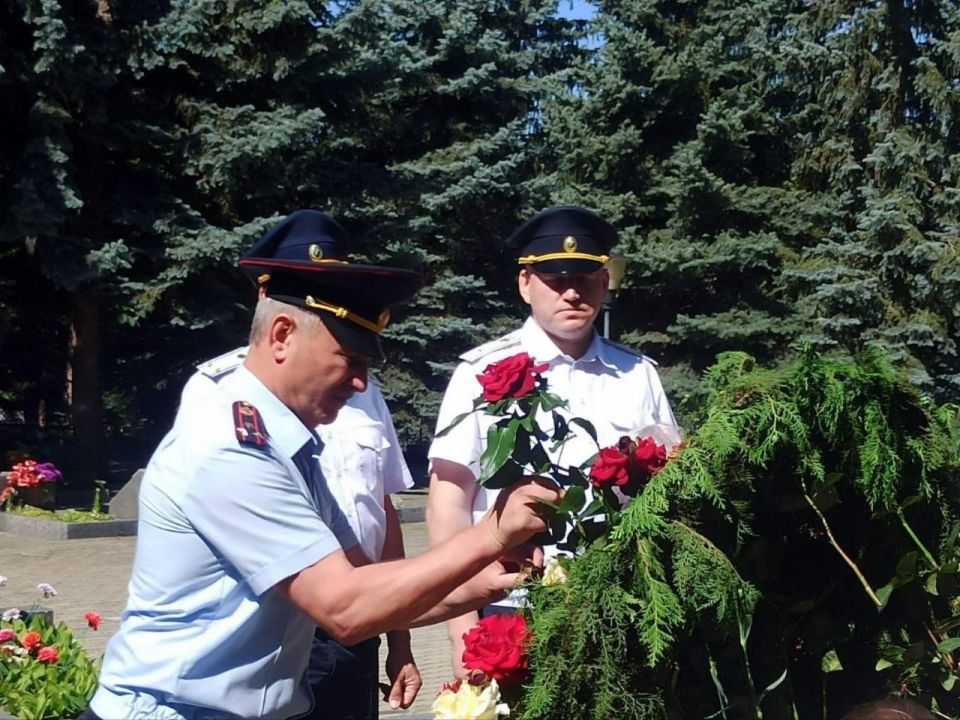 В Дубоссарах проходят памятные мероприятия, посвящённые Дню Бендерской трагедии В Дубоссарах проходят памятные мероприятия, посвящённые Дню Бендерской трагедии
