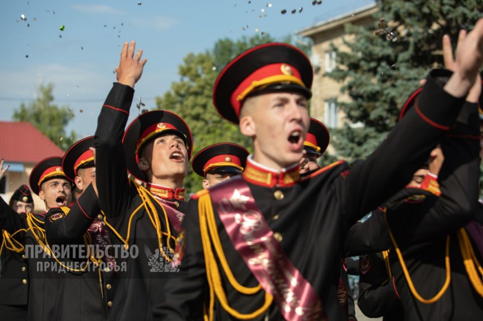 Республиканский кадетский корпус МВД в этом году окончили 23 юноши и девушки Республиканский кадетский корпус МВД в этом году окончили 23 юноши и девушки