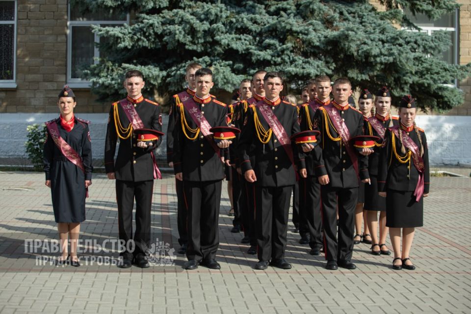 Республиканский кадетский корпус МВД в этом году окончили 23 юноши и девушки Республиканский кадетский корпус МВД в этом году окончили 23 юноши и девушки
