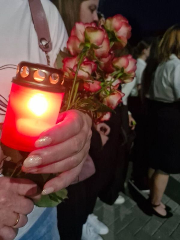 Акция «Свеча памяти» стала ещё одним напоминанием о том, как важно хранить память о подвиге народа и передавать её новым поколениям Акция «Свеча памяти» стала ещё одним напоминанием о том, как важно хранить память о подвиге народа и передавать её новым поколениям