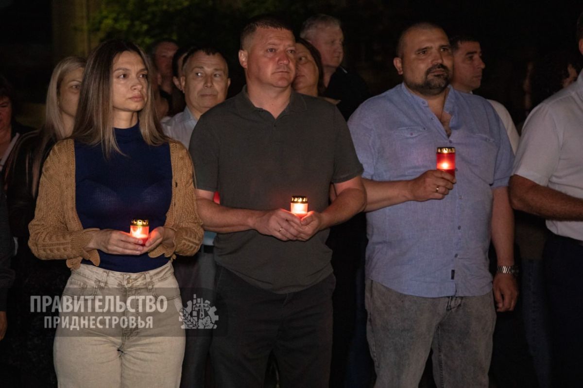 Сотни лампад озарили столичный Мемориал Славы в День памяти и скорби Сотни лампад озарили столичный Мемориал Славы в День памяти и скорби