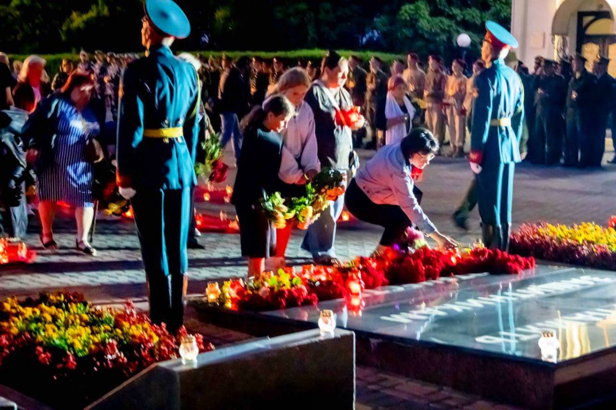 На Мемориале Славы в Тирасполе из памятных свечей выложили цифру «85» – 85 лет назад началась Великая Отечественная война На Мемориале Славы в Тирасполе из памятных свечей выложили цифру «85» – 85 лет назад началась Великая Отечественная война