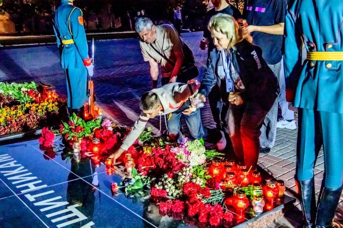 На Мемориале Славы в Тирасполе из памятных свечей выложили цифру «85» – 85 лет назад началась Великая Отечественная война На Мемориале Славы в Тирасполе из памятных свечей выложили цифру «85» – 85 лет назад началась Великая Отечественная война