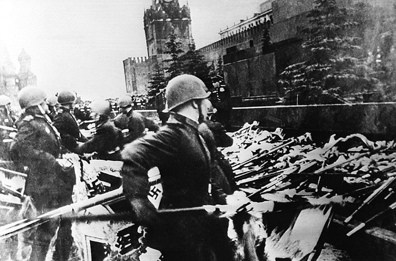 24 июня 1945 года на Красной площади в Москве прошёл Парад Победы — одно из ключевых событий в истории страны 24 июня 1945 года на Красной площади в Москве прошёл Парад Победы — одно из ключевых событий в истории страны