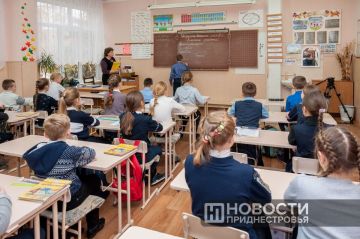 Руководителям школ добавят выплаты за совмещение работы уже с нового учебного года