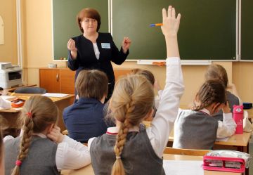 Доплату за преподавание для директоров и завучей сохранят на время каникул
