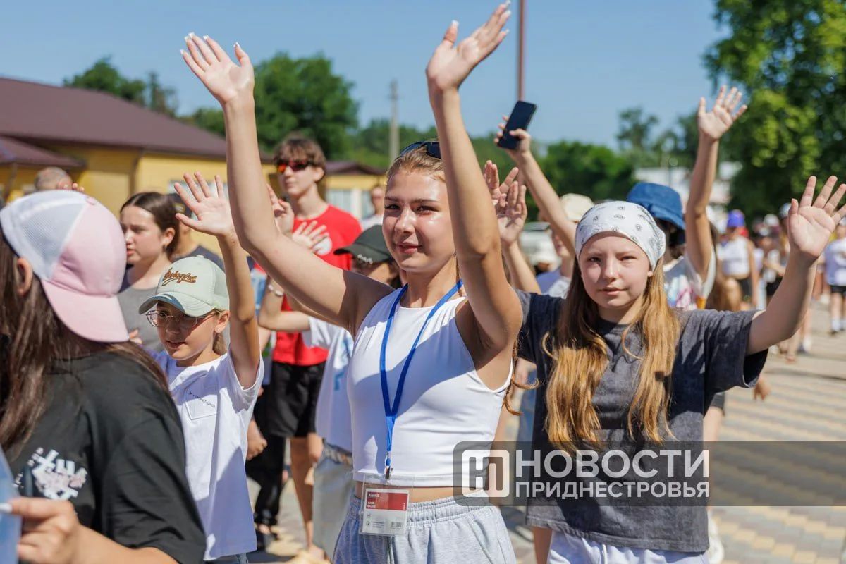 В «Днестровских зорях» открылась вторая смена В «Днестровских зорях» открылась вторая смена