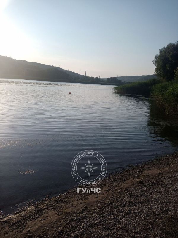 В Рыбнице спасатели вытащили из воды мужчину, провели сердечно-лёгочную реанимацию, в результате которой удалось вернуть пульс и дыхание В Рыбнице спасатели вытащили из воды мужчину, провели сердечно-лёгочную реанимацию, в результате которой удалось вернуть пульс и дыхание