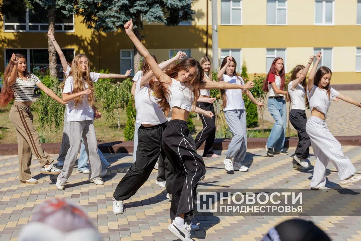 В «Днестровских зорях» открылась вторая смена В «Днестровских зорях» открылась вторая смена