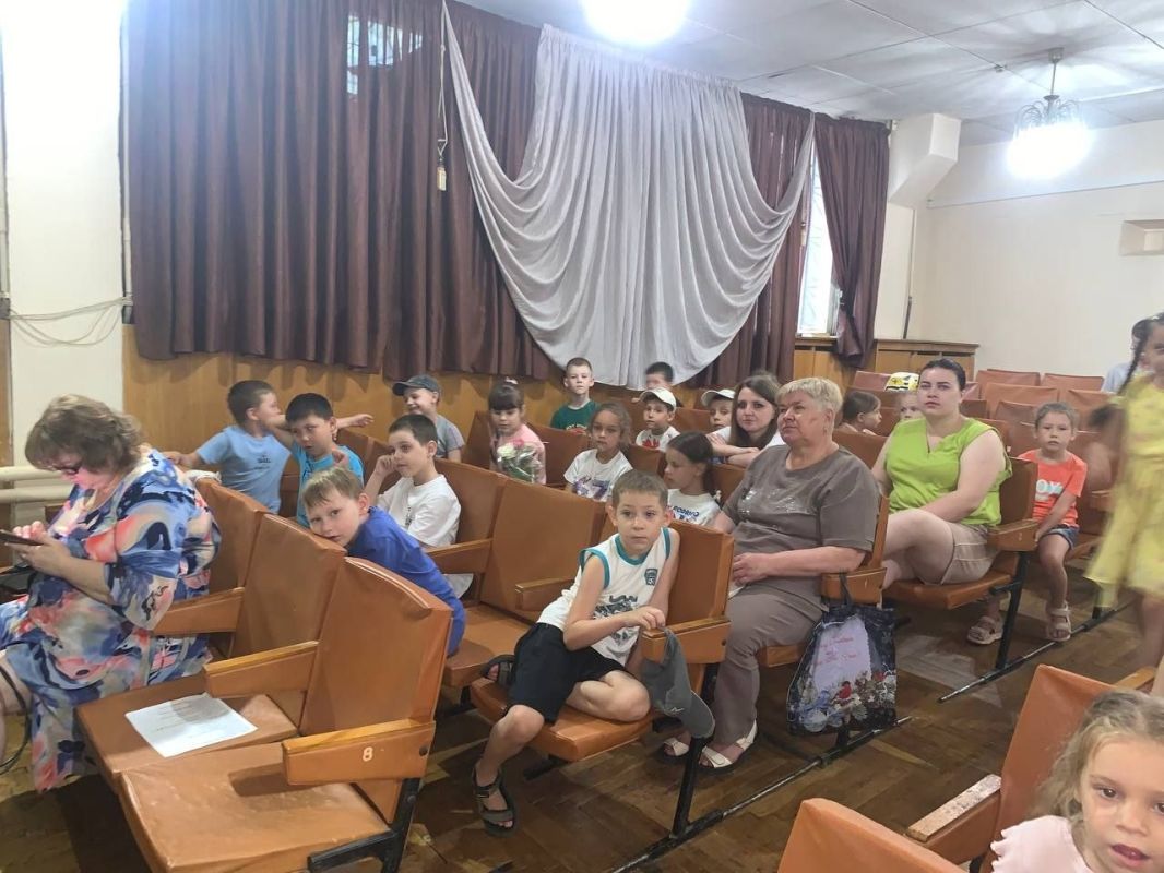 Сегодня в Центральной городской библиотеке Бендер состоялась презентация книги для детей «РАДОСТЬ ДЕТСТВА» (печать - в типографии «Полиграфист») Сегодня в Центральной городской библиотеке Бендер состоялась презентация книги для детей «РАДОСТЬ ДЕТСТВА» (печать - в типографии «Полиграфист»)