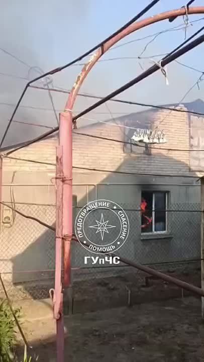 Кадры тушения и подробности пожара в Суклее