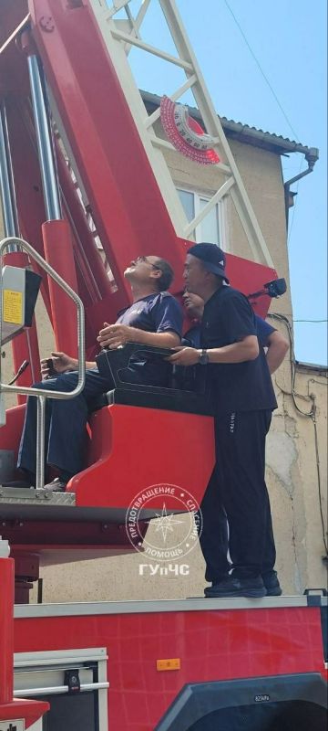 В гости с рабочим визитом. Специалисты из Китая приехали в столичную пожарную часть В гости с рабочим визитом. Специалисты из Китая приехали в столичную пожарную часть